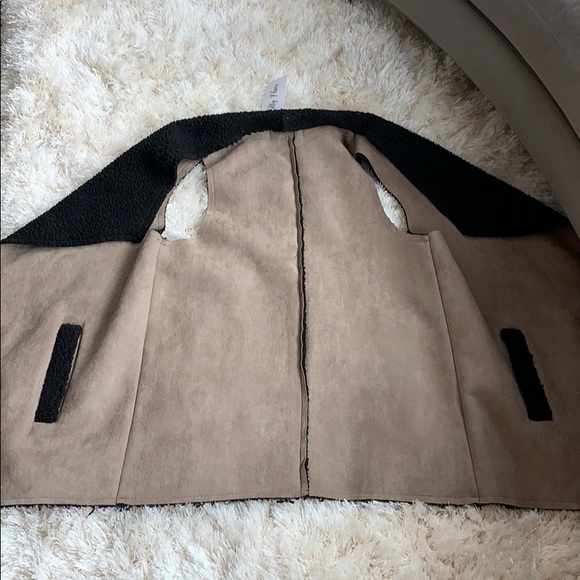 Camel Vest - Picture 6 of 6